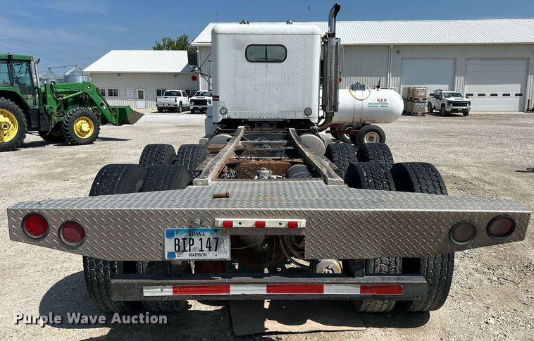 image for item DR4698 1990 Freightliner FLD  semi truck