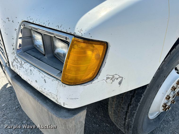 image for item DR4698 1990 Freightliner FLD  semi truck