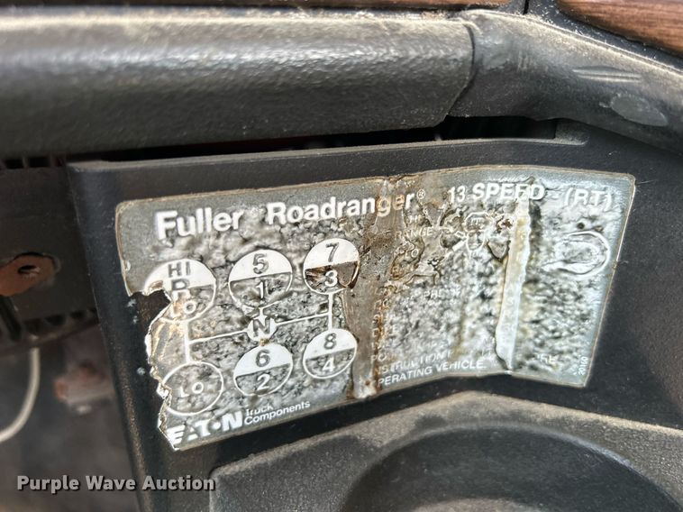 image for item DR4698 1990 Freightliner FLD  semi truck