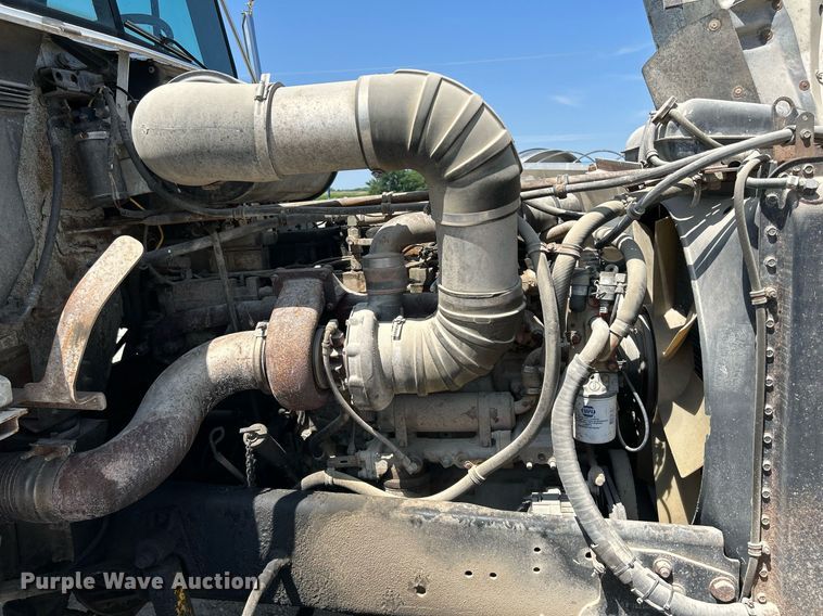 image for item DR4698 1990 Freightliner FLD  semi truck