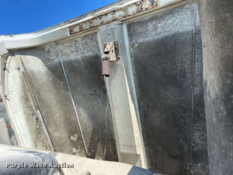 image for item DR4698 1990 Freightliner FLD  semi truck