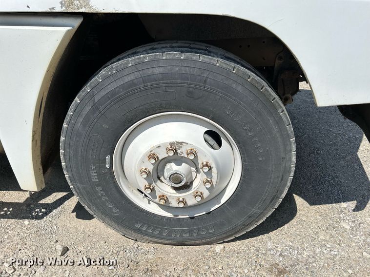 image for item DR4698 1990 Freightliner FLD  semi truck