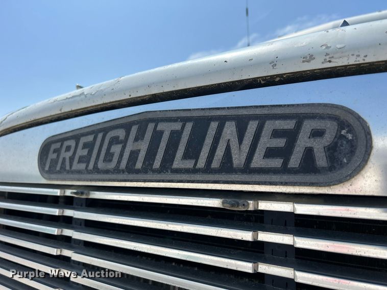 image for item DR4698 1990 Freightliner FLD  semi truck