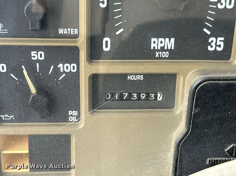 image for item HN9986 1998 International 4700  flatbed truck