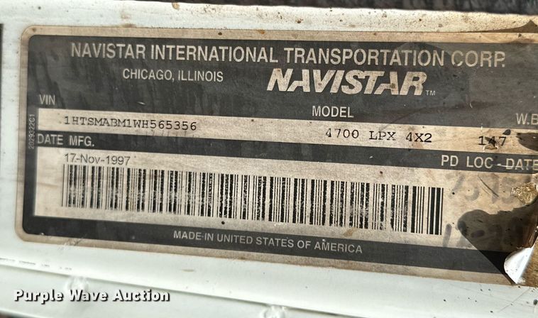 image for item HN9986 1998 International 4700  flatbed truck