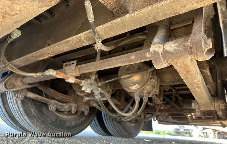 image for item HN9989 1985 Kentucky  dry van trailer