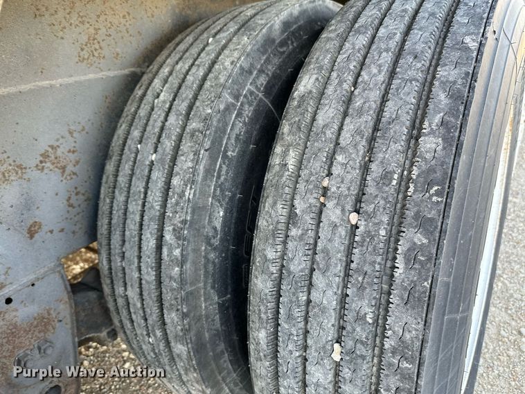 image for item HN9989 1985 Kentucky  dry van trailer