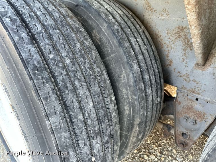 image for item HN9989 1985 Kentucky  dry van trailer