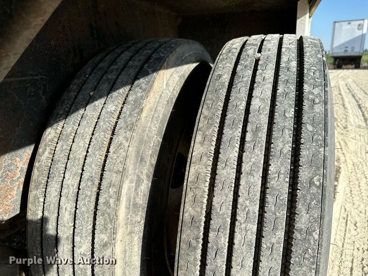 image for item HN9989 1985 Kentucky  dry van trailer