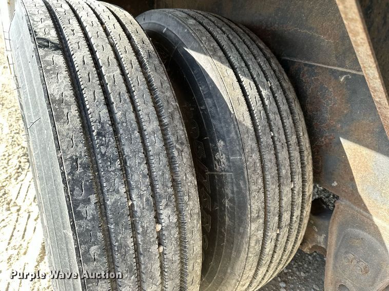 image for item HN9989 1985 Kentucky  dry van trailer