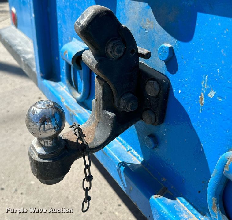 image for item KM9814 2001 International 4700  flatbed truck