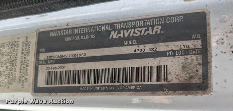 image for item KM9814 2001 International 4700  flatbed truck