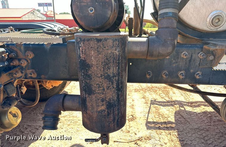 image for item KM9820 2005 Mack CH613  semi truck