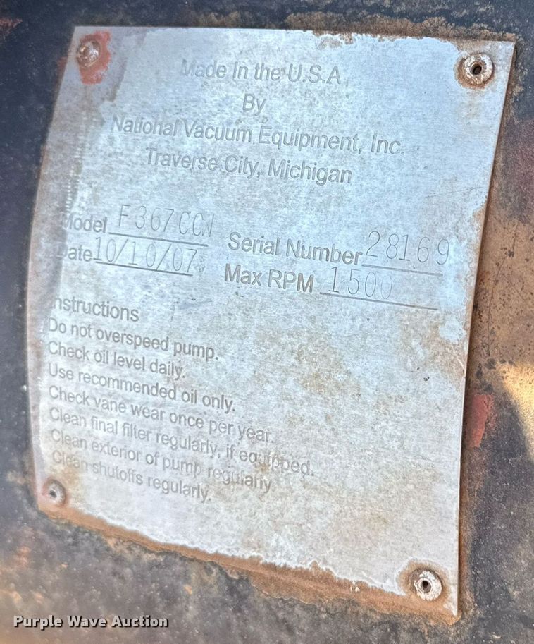 image for item KM9820 2005 Mack CH613  semi truck