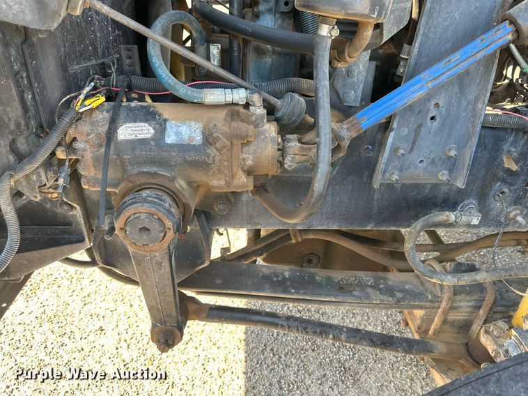 image for item KM9830 2002 International 9200i  semi truck