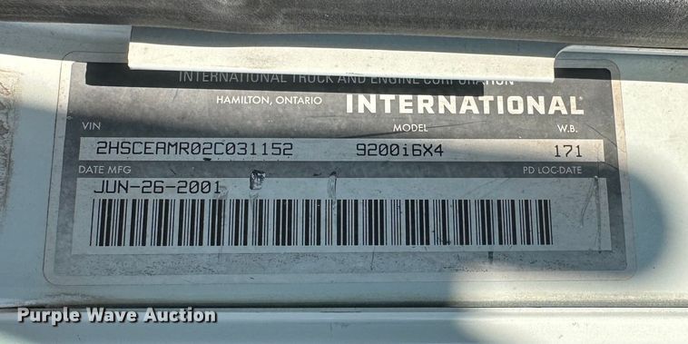 image for item KM9830 2002 International 9200i  semi truck