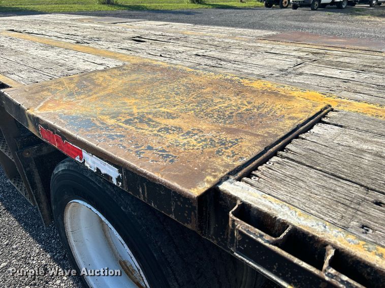 image for item KW9093 2006 Fontaine EDFT-7-8053WSAWK  drop deck trailer