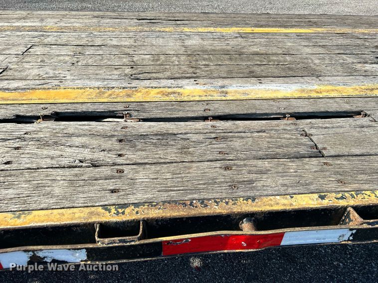 image for item KW9093 2006 Fontaine EDFT-7-8053WSAWK  drop deck trailer