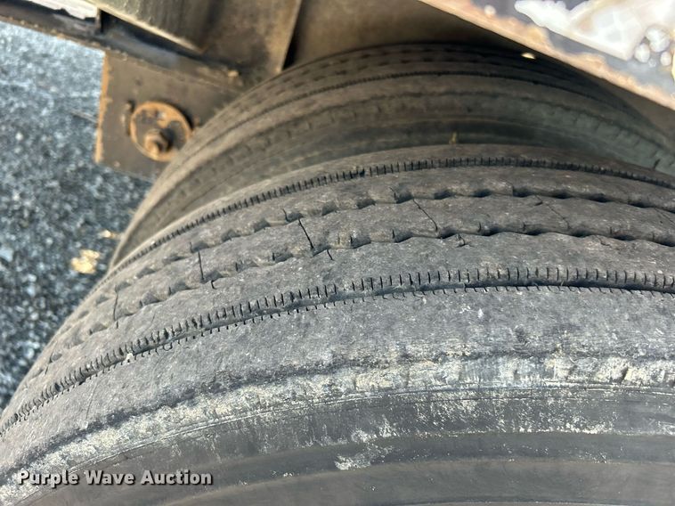 image for item KW9093 2006 Fontaine EDFT-7-8053WSAWK  drop deck trailer