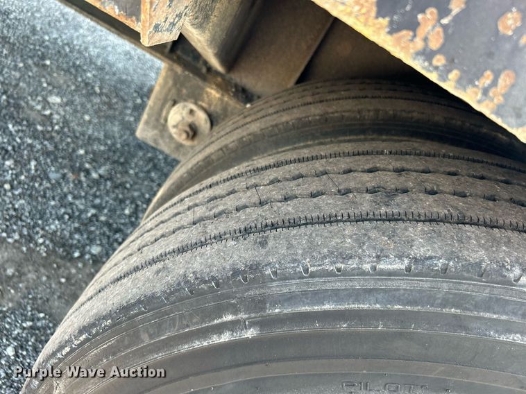 image for item KW9093 2006 Fontaine EDFT-7-8053WSAWK  drop deck trailer