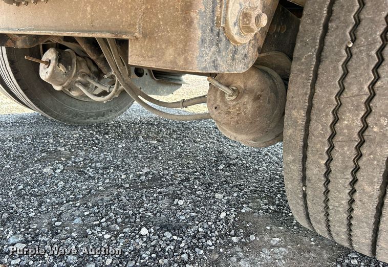 image for item KW9093 2006 Fontaine EDFT-7-8053WSAWK  drop deck trailer