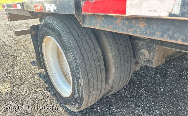 image for item KW9093 2006 Fontaine EDFT-7-8053WSAWK  drop deck trailer