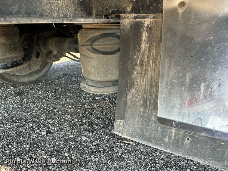 image for item KW9093 2006 Fontaine EDFT-7-8053WSAWK  drop deck trailer