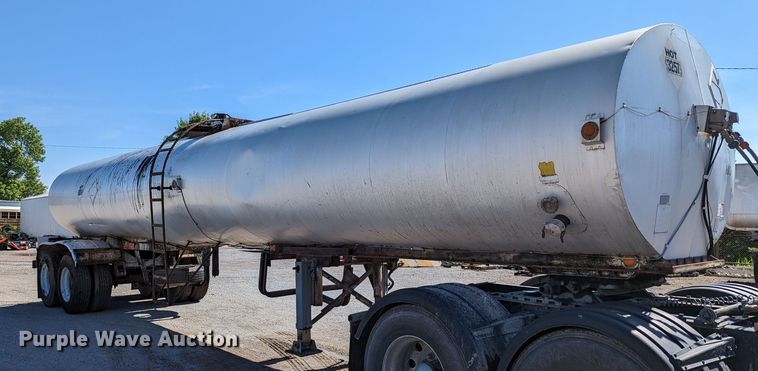 image for item LM9806 1974 Trailmobile T41I1CBF  tank trailer