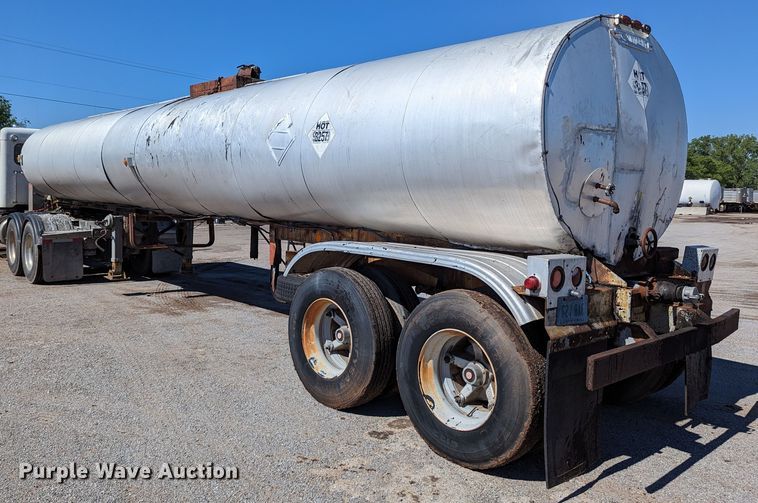 image for item LM9806 1974 Trailmobile T41I1CBF  tank trailer