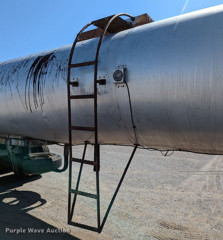 image for item LM9806 1974 Trailmobile T41I1CBF  tank trailer