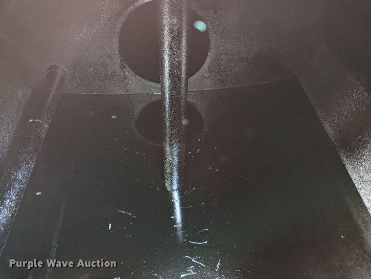 image for item LM9806 1974 Trailmobile T41I1CBF  tank trailer