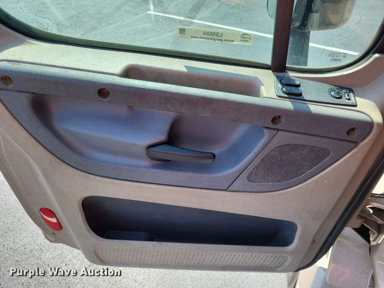 image for item LS9684 2016 Freightliner Cascadia Evolution  semi truck