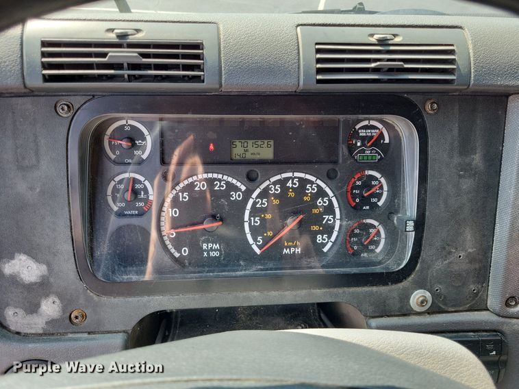 image for item LS9684 2016 Freightliner Cascadia Evolution  semi truck