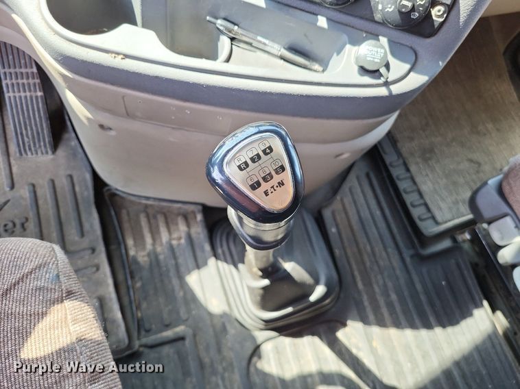 image for item LS9684 2016 Freightliner Cascadia Evolution  semi truck