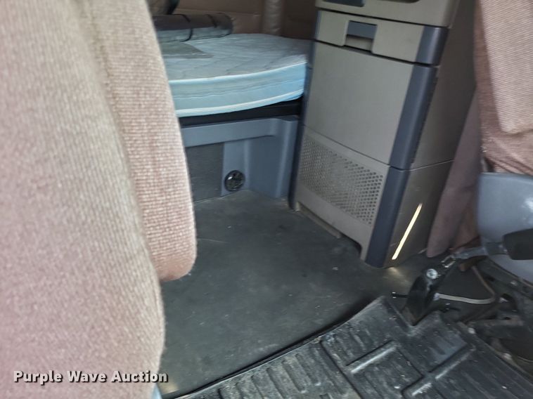 image for item LS9684 2016 Freightliner Cascadia Evolution  semi truck