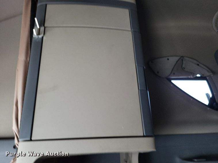 image for item LS9684 2016 Freightliner Cascadia Evolution  semi truck