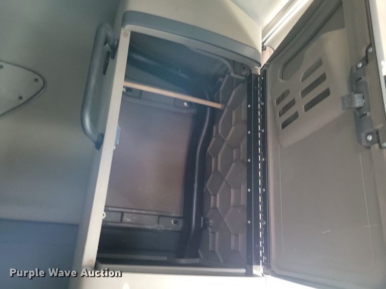 image for item LS9684 2016 Freightliner Cascadia Evolution  semi truck