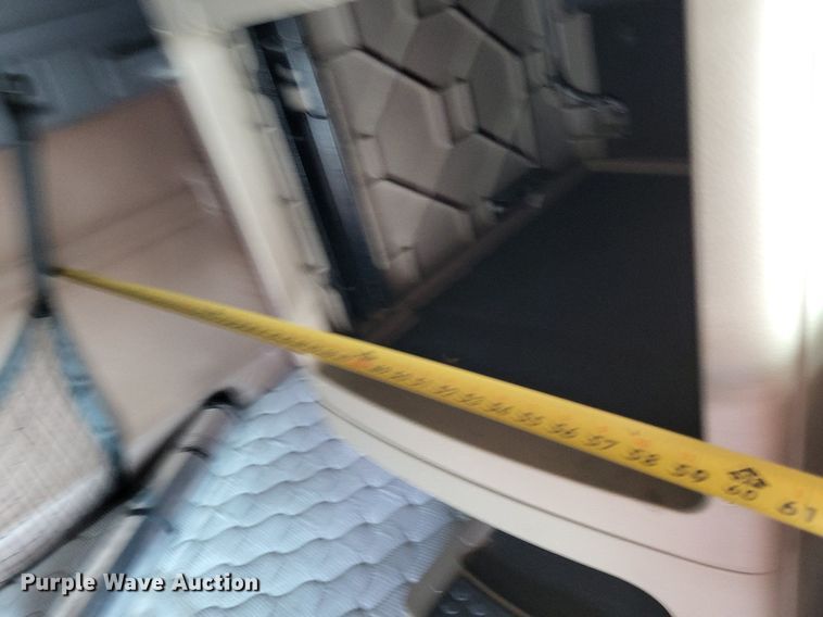 image for item LS9684 2016 Freightliner Cascadia Evolution  semi truck