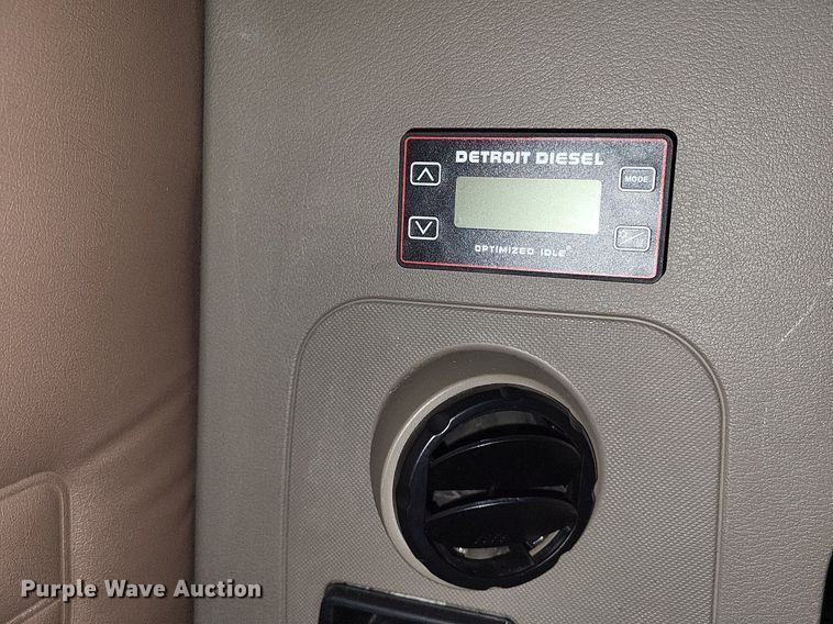 image for item LS9684 2016 Freightliner Cascadia Evolution  semi truck