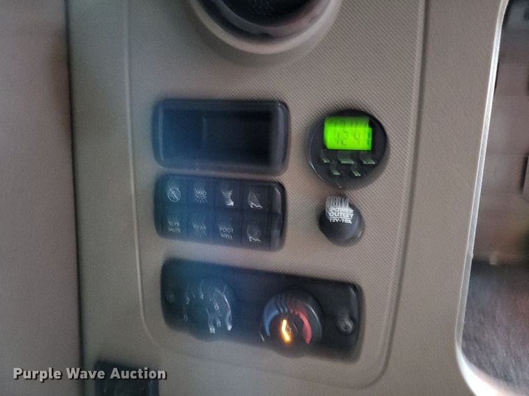 image for item LS9684 2016 Freightliner Cascadia Evolution  semi truck