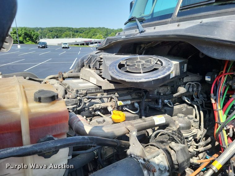 image for item LS9684 2016 Freightliner Cascadia Evolution  semi truck