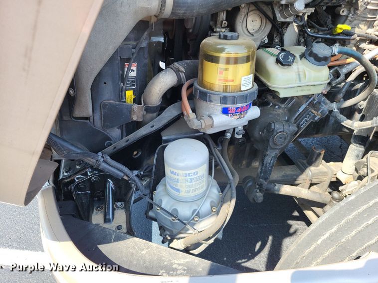 image for item LS9684 2016 Freightliner Cascadia Evolution  semi truck