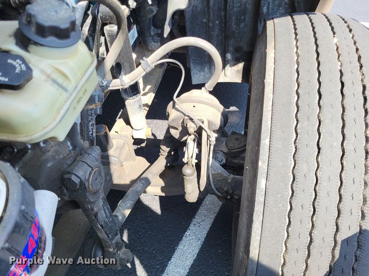 image for item LS9684 2016 Freightliner Cascadia Evolution  semi truck