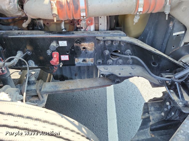 image for item LS9684 2016 Freightliner Cascadia Evolution  semi truck