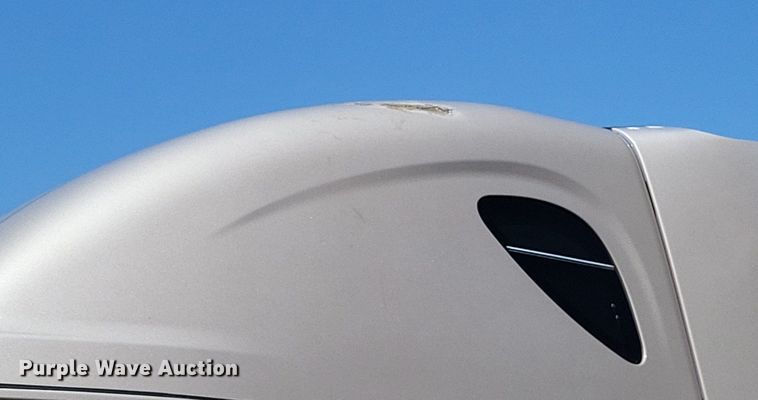 image for item LS9684 2016 Freightliner Cascadia Evolution  semi truck