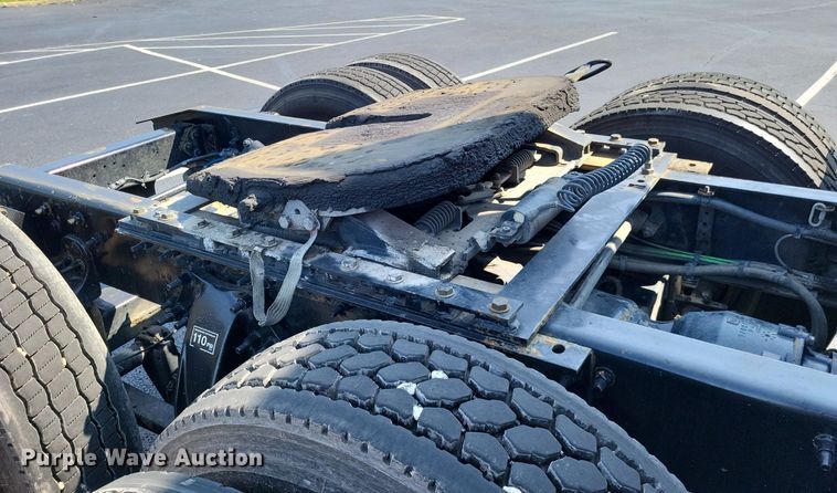 image for item LS9684 2016 Freightliner Cascadia Evolution  semi truck