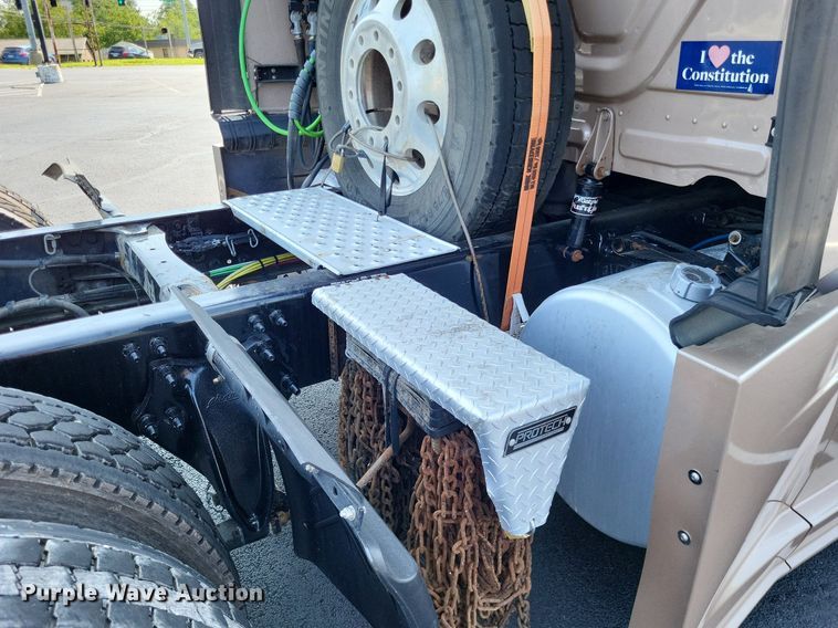 image for item LS9684 2016 Freightliner Cascadia Evolution  semi truck