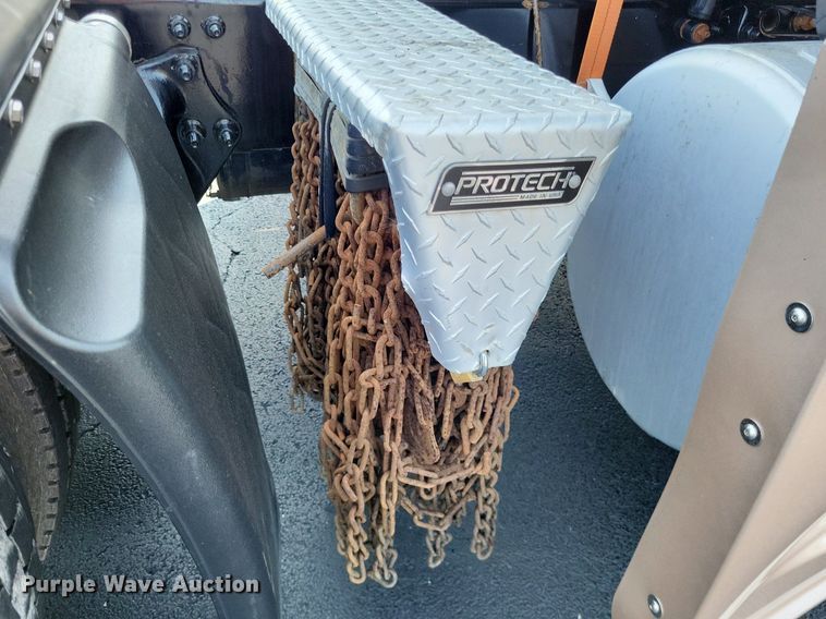 image for item LS9684 2016 Freightliner Cascadia Evolution  semi truck