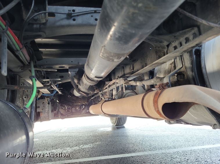 image for item LS9684 2016 Freightliner Cascadia Evolution  semi truck