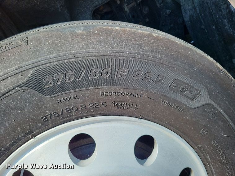 image for item LS9684 2016 Freightliner Cascadia Evolution  semi truck